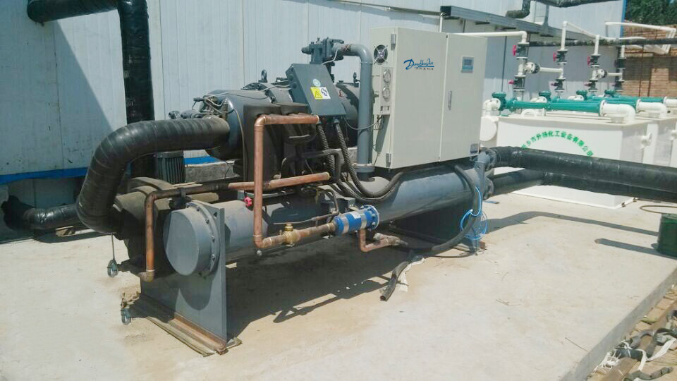 化工低溫螺桿式冷水機(jī) 化工低溫螺桿式冷水機(jī)
